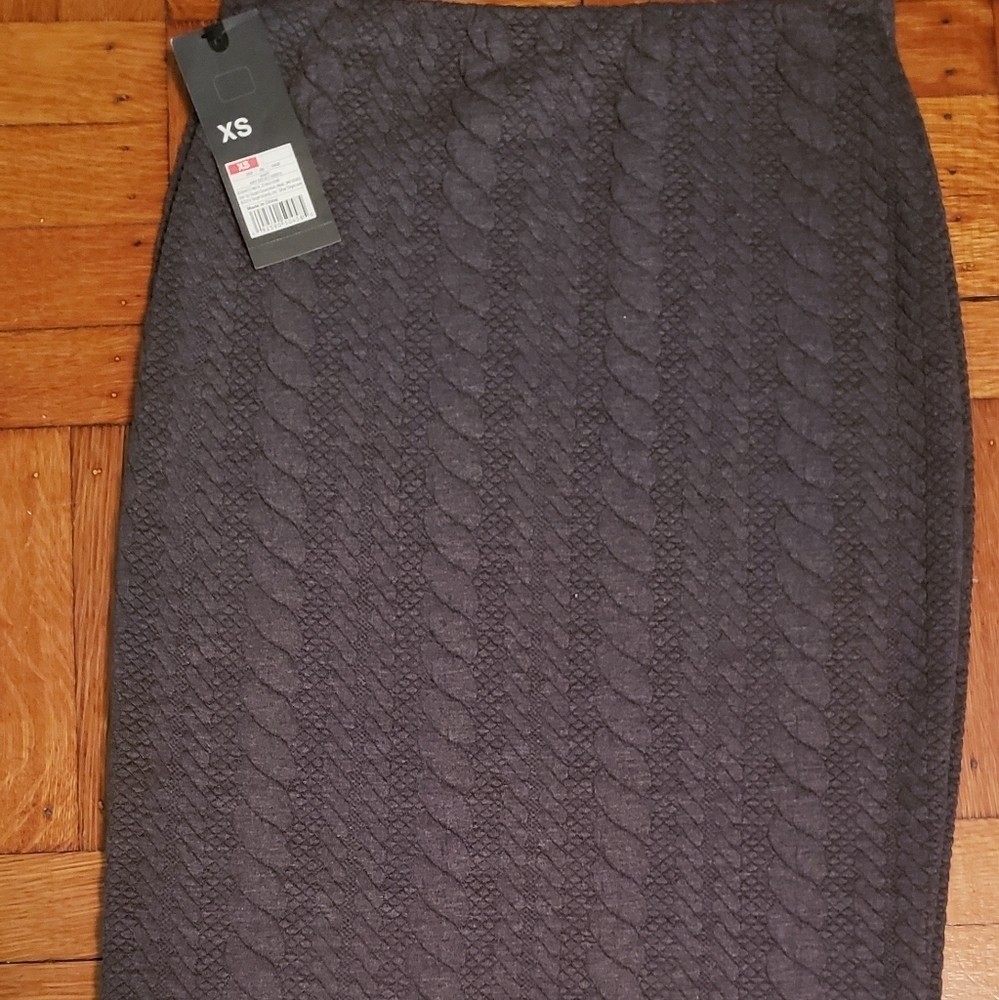3 for 25. Pencil skirt - Picture 2 of 2